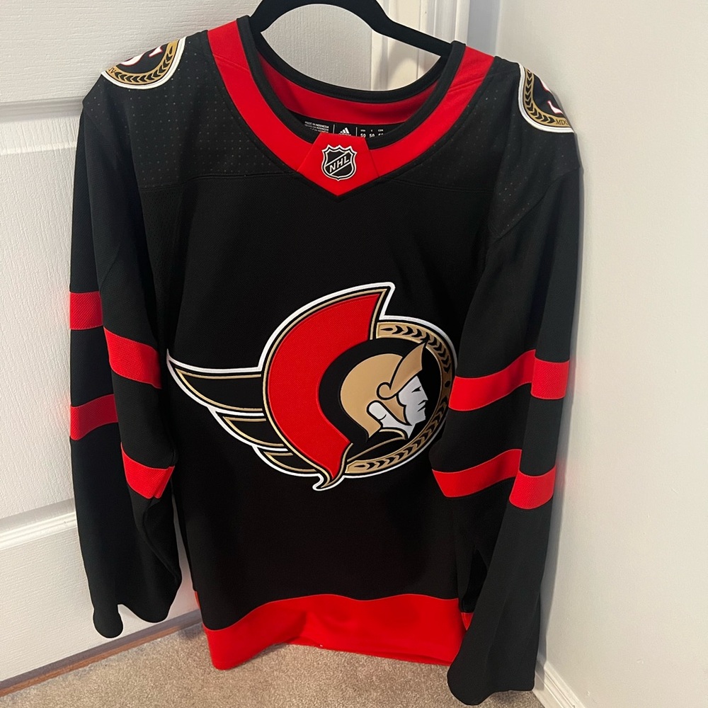 Ottawa Senators Men’s Hockey Jersey Size Adidas 50 (Medium/Large)